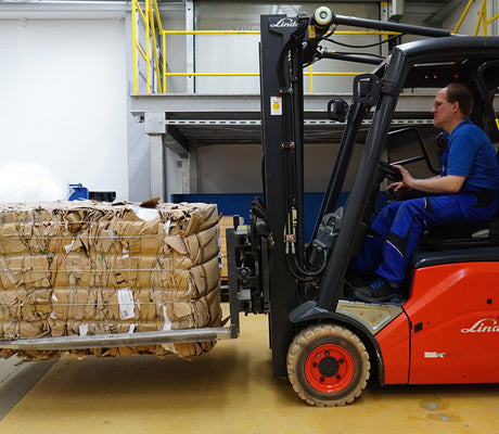 HSM HL 7009 Lifting Tilting System with Wire Mesh Cart for Horizontal Baling Presses