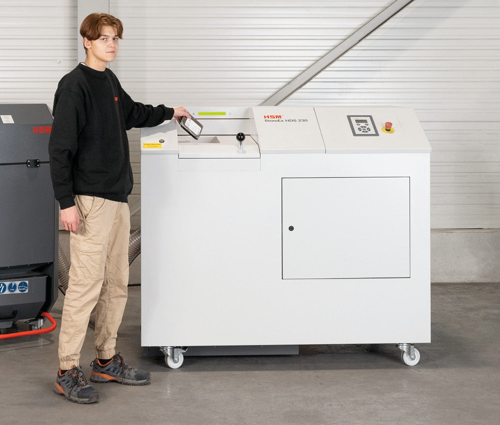 HSM StoreEx HDS 230 0.78 x 1.5-2 with Discharge conveyor belt H-4